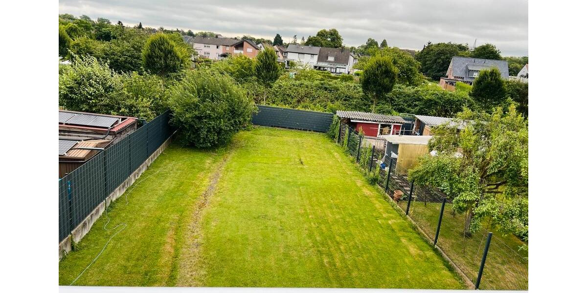 Traumhafte Whg mit großer Dachterrasse und Garten 4 zimmer