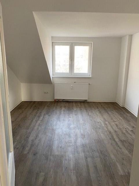 Renovierte 3-Zimmer-Wohnung mit Balkon zimmer