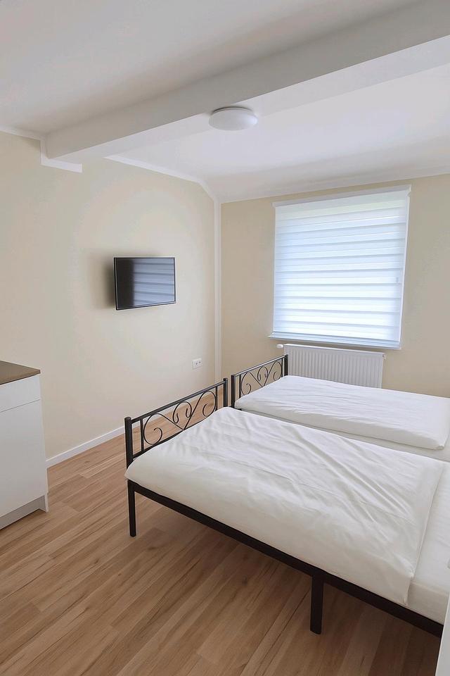 Wohnung auf Zeit frisch renoviert Wohnung Zimmer bis zu 40 Pers.