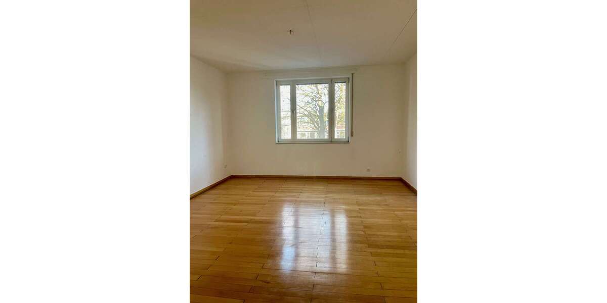 Etagenwohnung Mönchengladbach Süd - 3 Zimmer, 95 m&sup2;, 900&euro; | Angebot:23538617