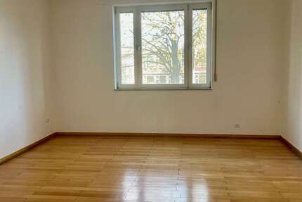 Wohnung Mönchengladbach Süd - 3 Zimmer, 95 m&sup2;, 900&euro; | Angebot:23538617