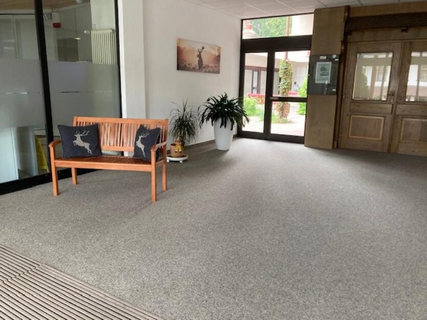 Wellness + Wohnen, 1-Zi-Apartment zu vermieten