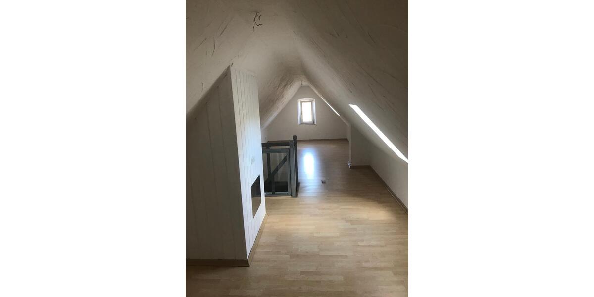 Dachgeschoßwohnung Geiselwind - 2 Zimmer, 575&euro; | Angebot:24455518