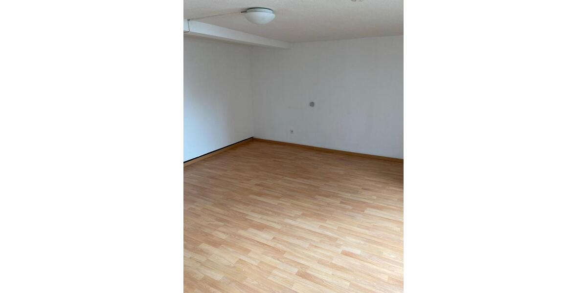 Etagenwohnung Wolfhagen - 6 Zimmer, 142 m&sup2;, 780&euro; | Angebot:26285052