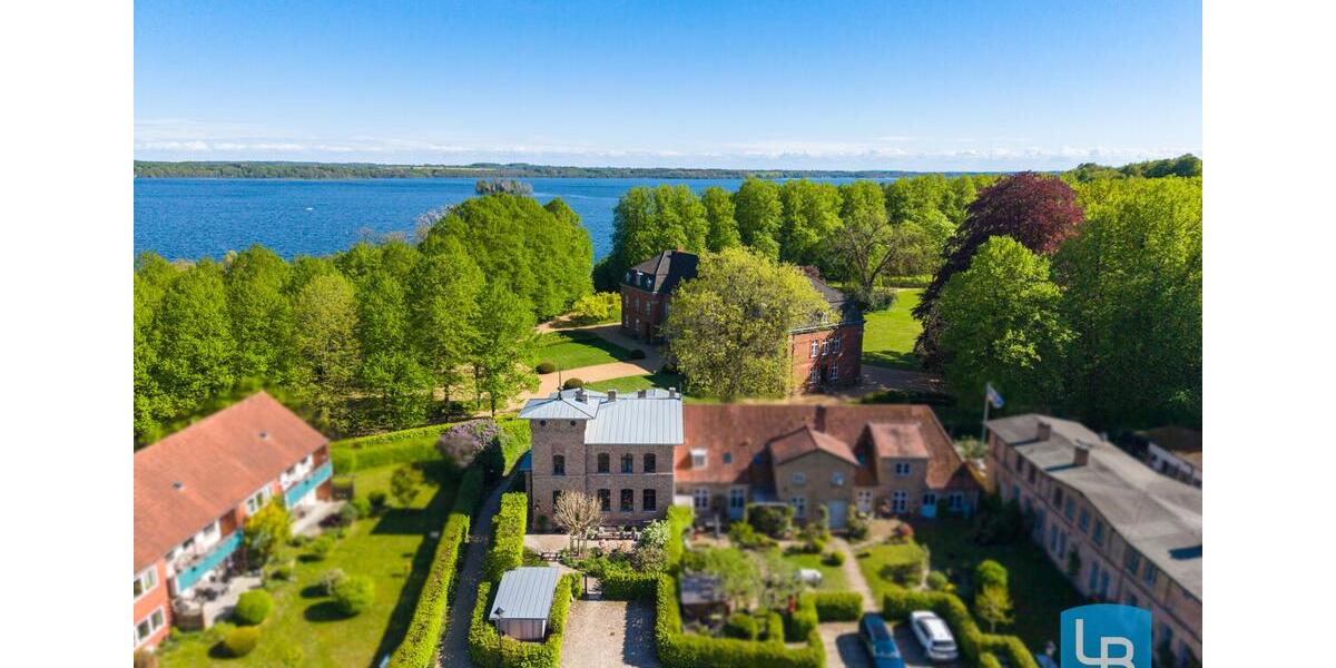 Einfamilienhaus Plön - 7 Zimmer, 261 m&sup2;, 2.500&euro; | Angebot:26648216