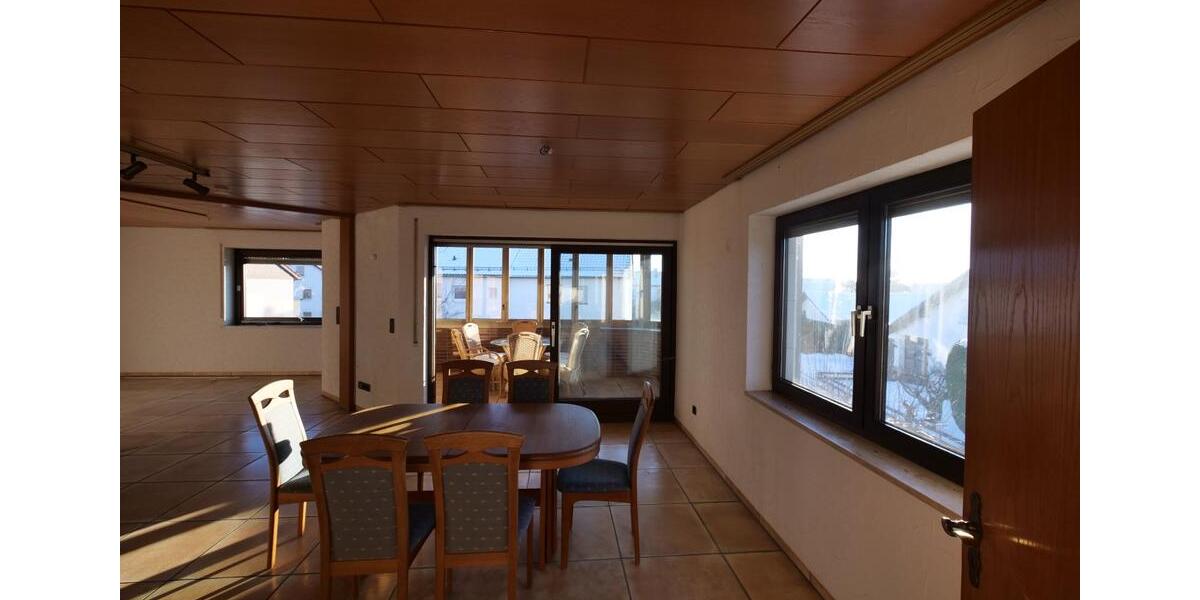 3,5 Zim. Wohnung, Einbauküche, Fußbodenheiz. HWR, Keller, Winterg 3.5 zimmer