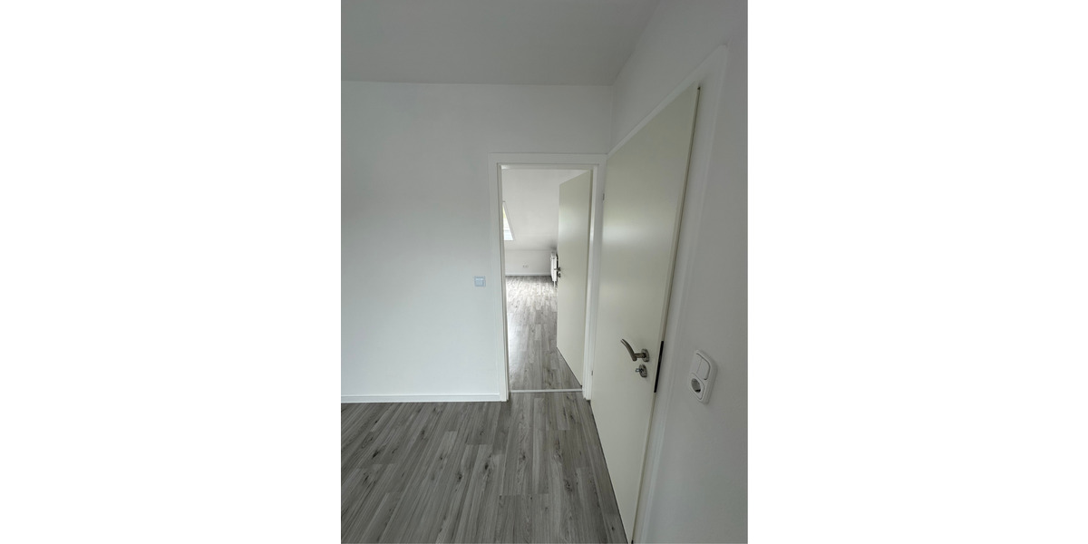 Dachgeschoßwohnung Rülzheim - 2 Zimmer, 53 m&sup2;, 900&euro; | Angebot:25870800