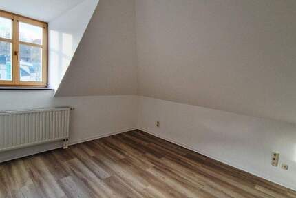 Dachgeschosswohnung in Auerbach 2 zimmer