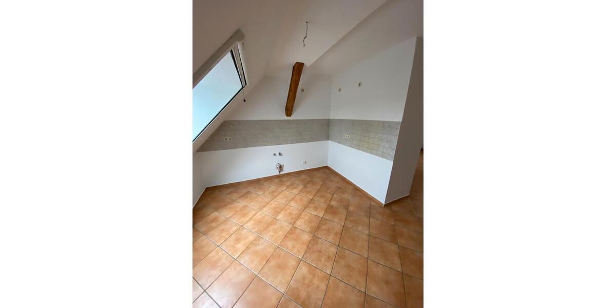 Dachgeschoßwohnung Dessau-Roßlau Brambach - 4 Zimmer, 115 m&sup2;, 690&euro; | Angebot:26587489