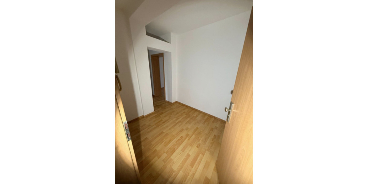 Etagenwohnung Gräfenhainichen - 3 Zimmer, 79 m&sup2;, 590&euro; | Angebot:24847871