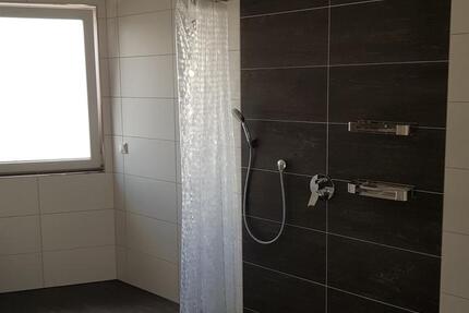 Moderne und zentral gelegene Haushälfte zu vermieten 7 zimmer