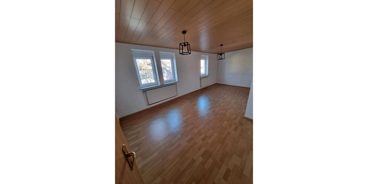 Etagenwohnung Lauda-Königshofen Königshofen - 5 Zimmer, 110 m&sup2;, 790&euro; | Angebot:24866985