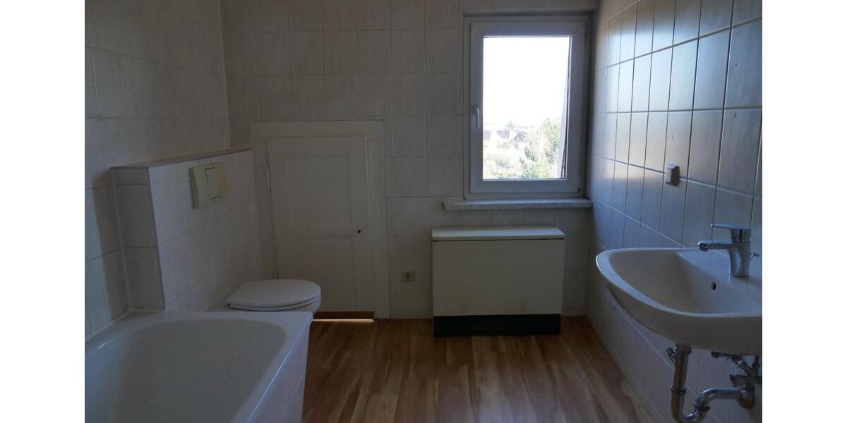 Dachgeschoßwohnung Taucha - 3 Zimmer, 80 m&sup2;, 580&euro; | Angebot:25305119