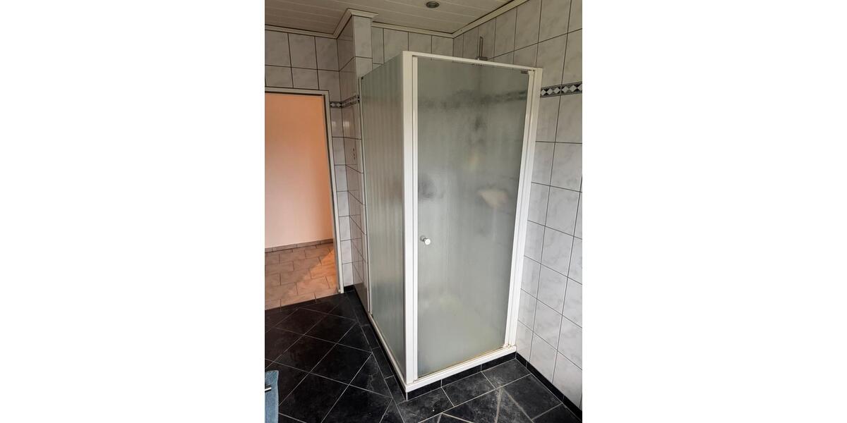 3 Zimmer frisch renoviert schöne Wohnung zentral ruhige Lage 3 zimmer