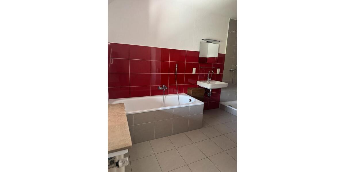 Etagenwohnung Engelskirchen - 5 Zimmer, 90 m&sup2;, 90&euro; | Angebot:26517422