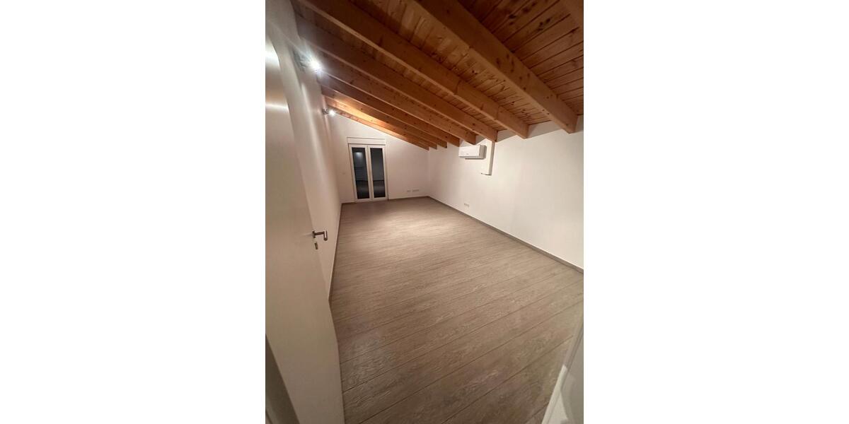 Doppelhaushälfte Püttlingen - 4 Zimmer, 230 m&sup2;, 1.830&euro; | Angebot:26299543