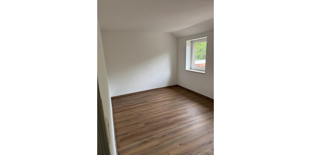 Etagenwohnung Großenkneten - 6 Zimmer, 105 m&sup2;, 1.200&euro; | Angebot:26162095