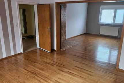 Haus Breunigweiler - 4 Zimmer, 115 m&sup2;, 700&euro; | Angebot:25917295