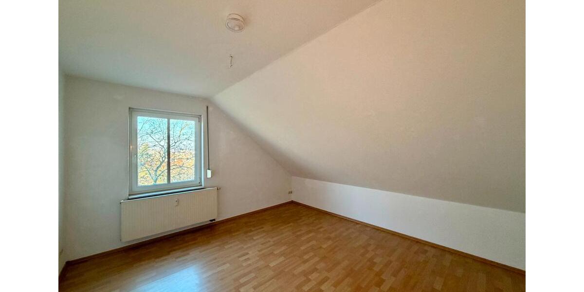 Dachgeschoßwohnung Weißenfels - 2 Zimmer, 60 m&sup2;, 420&euro; | Angebot:26635033