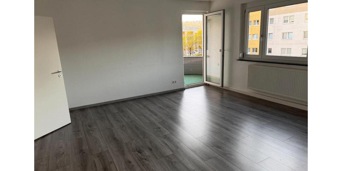 Etagenwohnung Esslingen am Neckar Pliensauvorstadt - 4 Zimmer, 110 m&sup2;, 1.500&euro; | Angebot:26271063