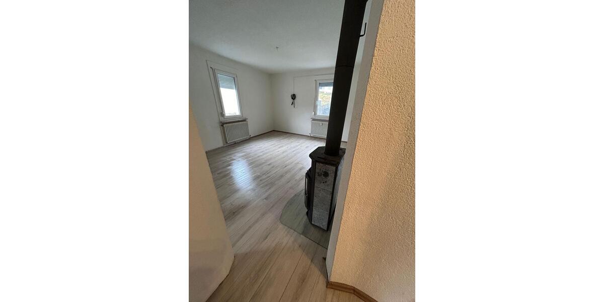 Erdgeschoßwohnung Triberg im Schwarzwald - 3 Zimmer, 90 m&sup2;, 900&euro; | Angebot:26373791
