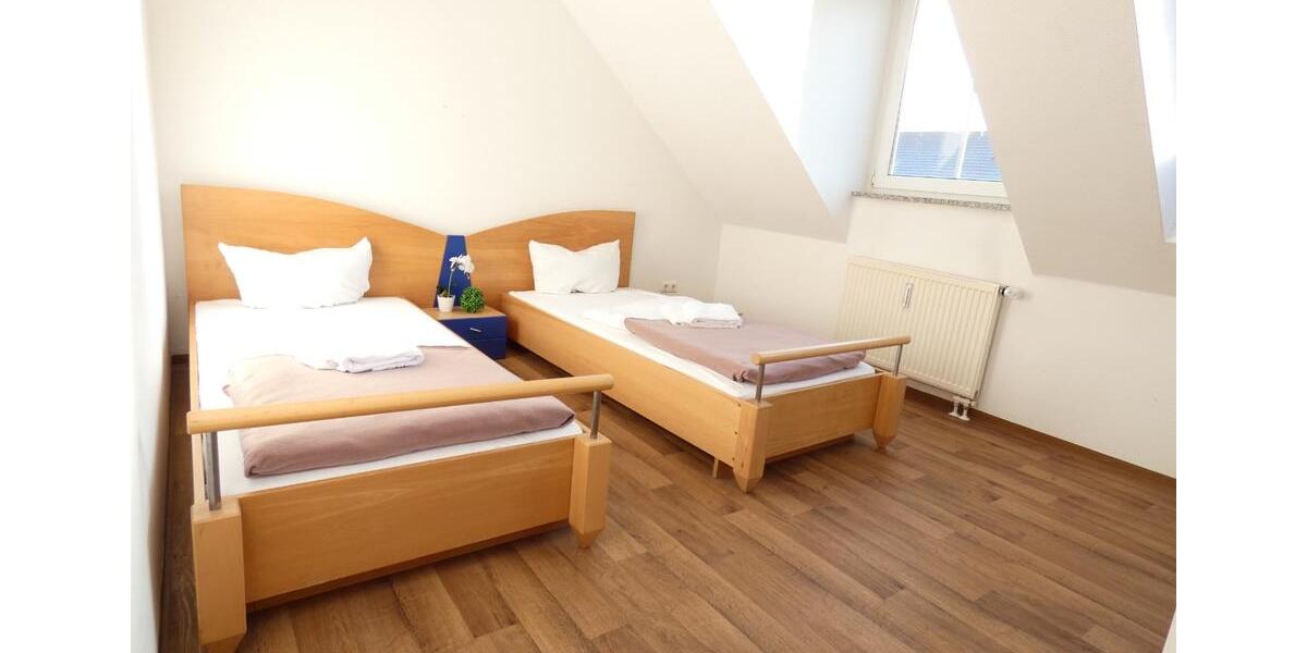 Wohnen auf Zeit Schwandorf - 3 Zimmer, 110 m&sup2;, 130&euro; | Angebot:18427588