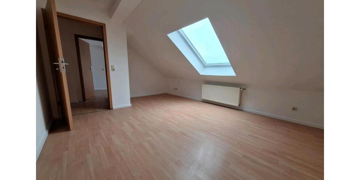 Dachgeschoßwohnung Dessau-Roßlau Dessau - 2 Zimmer, 47 m&sup2;, 315&euro; | Angebot:25170118