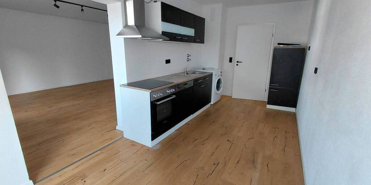 Etagenwohnung Straubing - 2 Zimmer, 75 m&sup2;, 900&euro; | Angebot:25927834