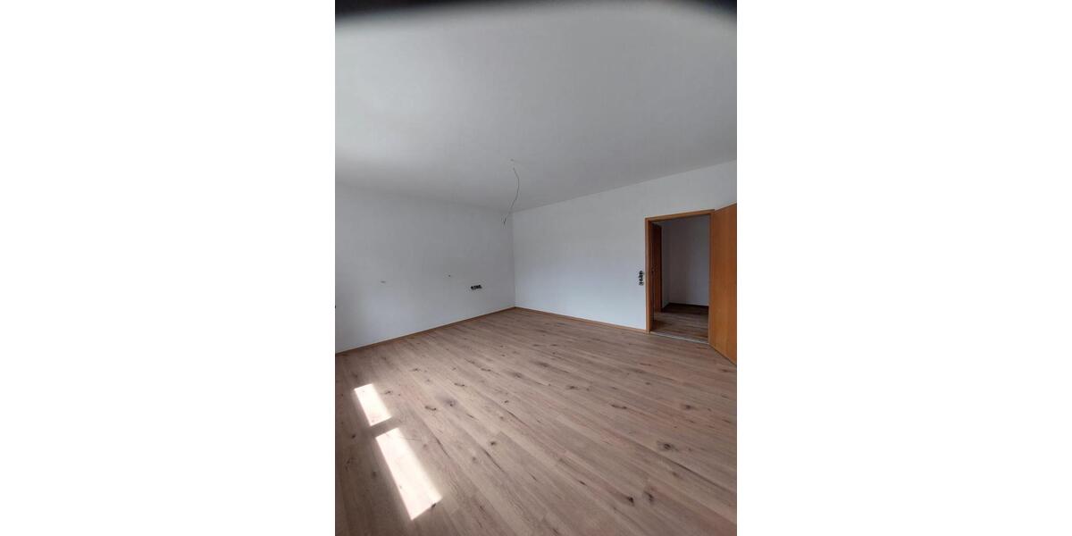 Erdgeschoßwohnung Blaustein - 4 Zimmer, 170 m&sup2;, 1.750&euro; | Angebot:24859616