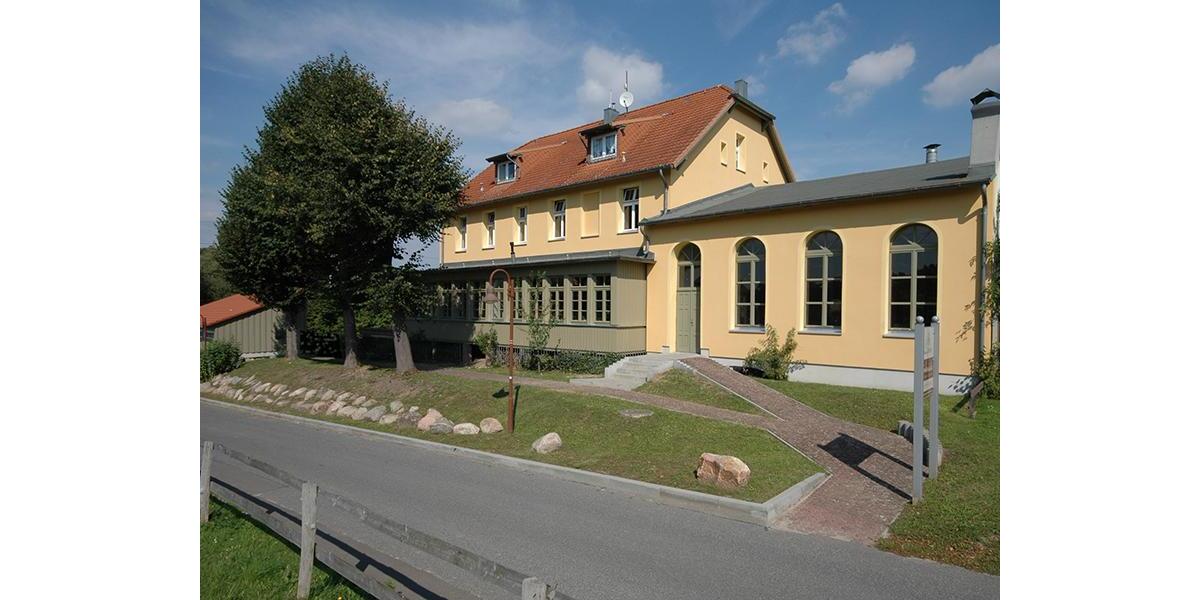 Dachgeschoßwohnung Chorin - 2.5 Zimmer, 42 m&sup2;, 420&euro; | Angebot:26266120