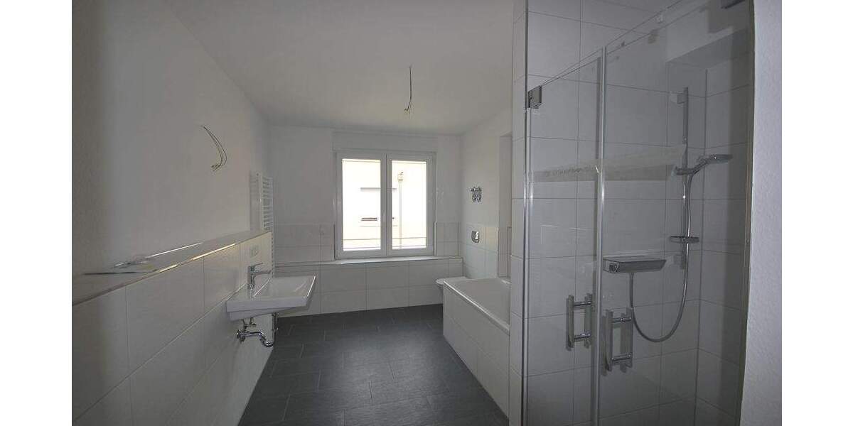 Etagenwohnung Rastatt - 4 Zimmer, 122 m&sup2;, 1.342&euro; | Angebot:25688161