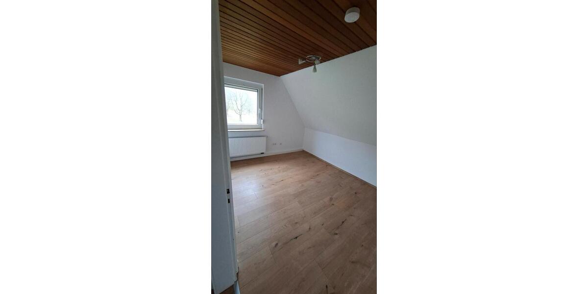 Dachgeschoßwohnung Siegen Dillnhütten - 4 Zimmer, 61 m&sup2;, 750&euro; | Angebot:24731142