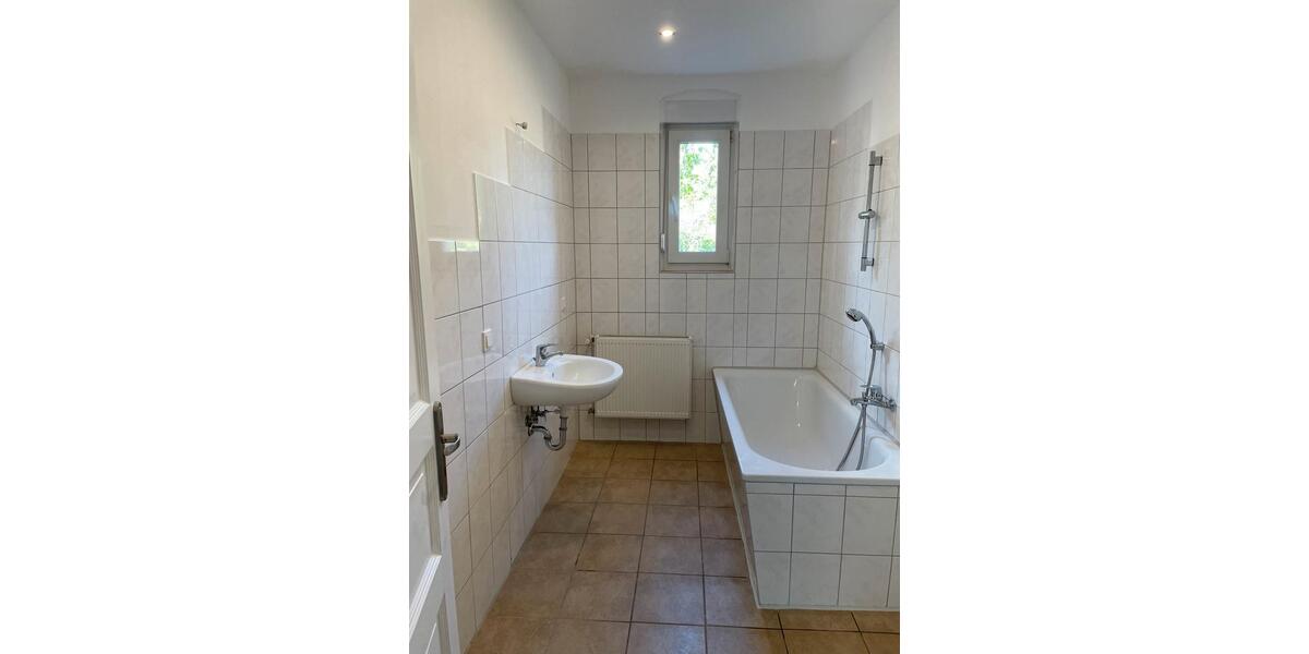 Erdgeschoßwohnung Jüterbog - 3 Zimmer, 90 m&sup2;, 660&euro; | Angebot:26624839