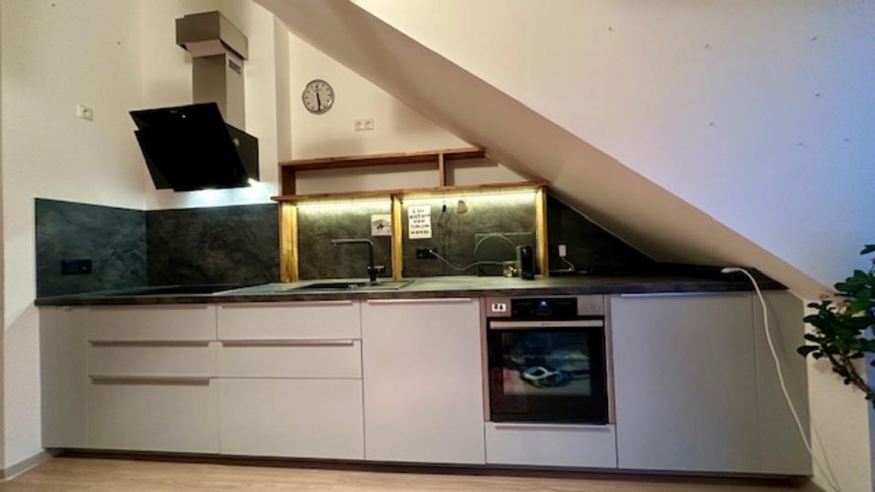 Dachgeschoßwohnung Erfurt Hochheim - 2 Zimmer, 100 m&sup2;, 1.500&euro; | Angebot:25650095