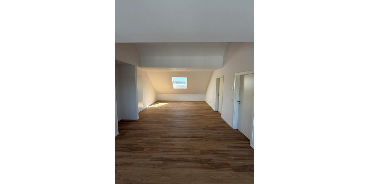 Dachgeschoßwohnung Mönchengladbach Süd - 3 Zimmer, 97 m&sup2;, 1.500&euro; | Angebot:26101906