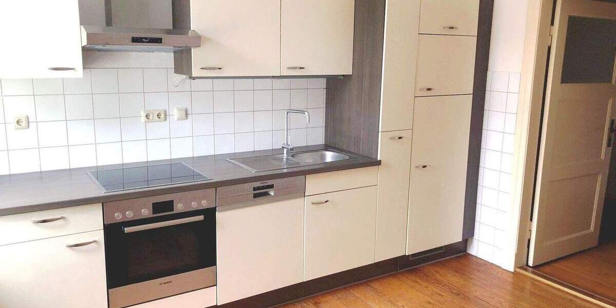 Etagenwohnung Schwerin Weststadt - 3 Zimmer, 107 m&sup2;, 1.000&euro; | Angebot:25037952