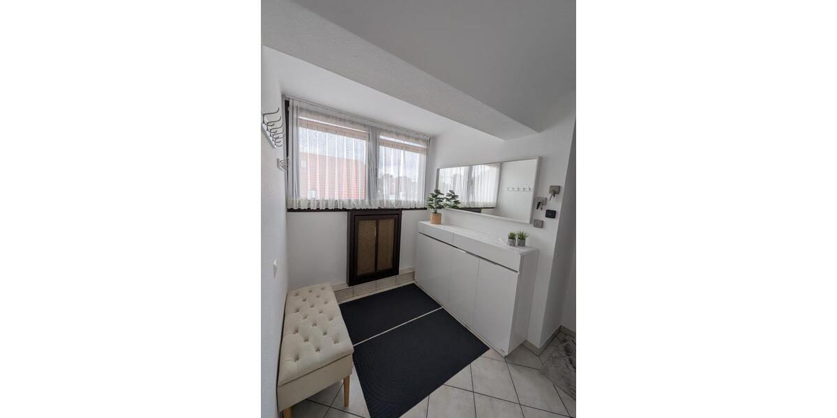 Dachgeschoßwohnung Köln Porz - 4 Zimmer, 94 m&sup2;, 1.310&euro; | Angebot:25949050