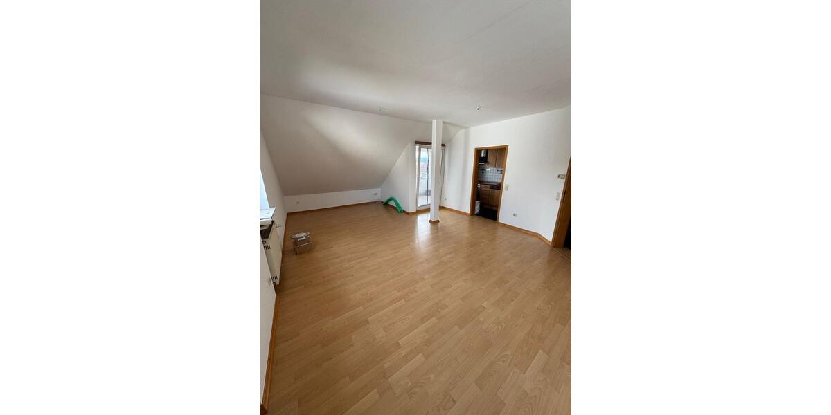 Dachgeschoßwohnung Großwallstadt - 2 Zimmer, 60 m&sup2;, 750&euro; | Angebot:26019894