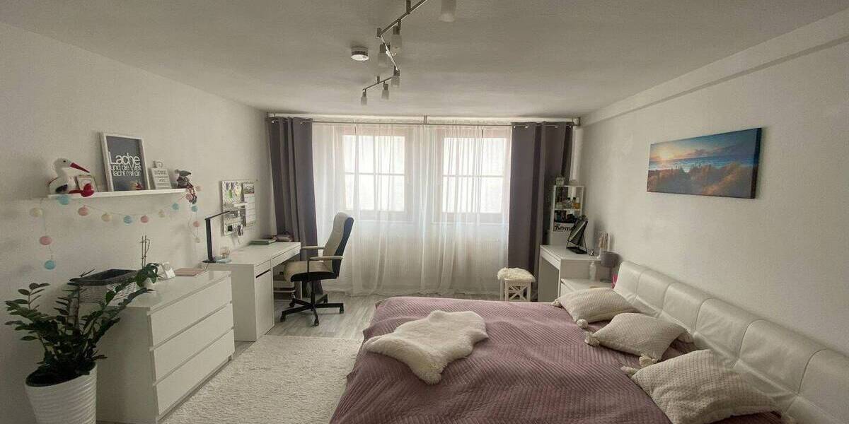 Etagenwohnung Herrenberg - 4 Zimmer, 110 m&sup2;, 1.020&euro; | Angebot:26894940