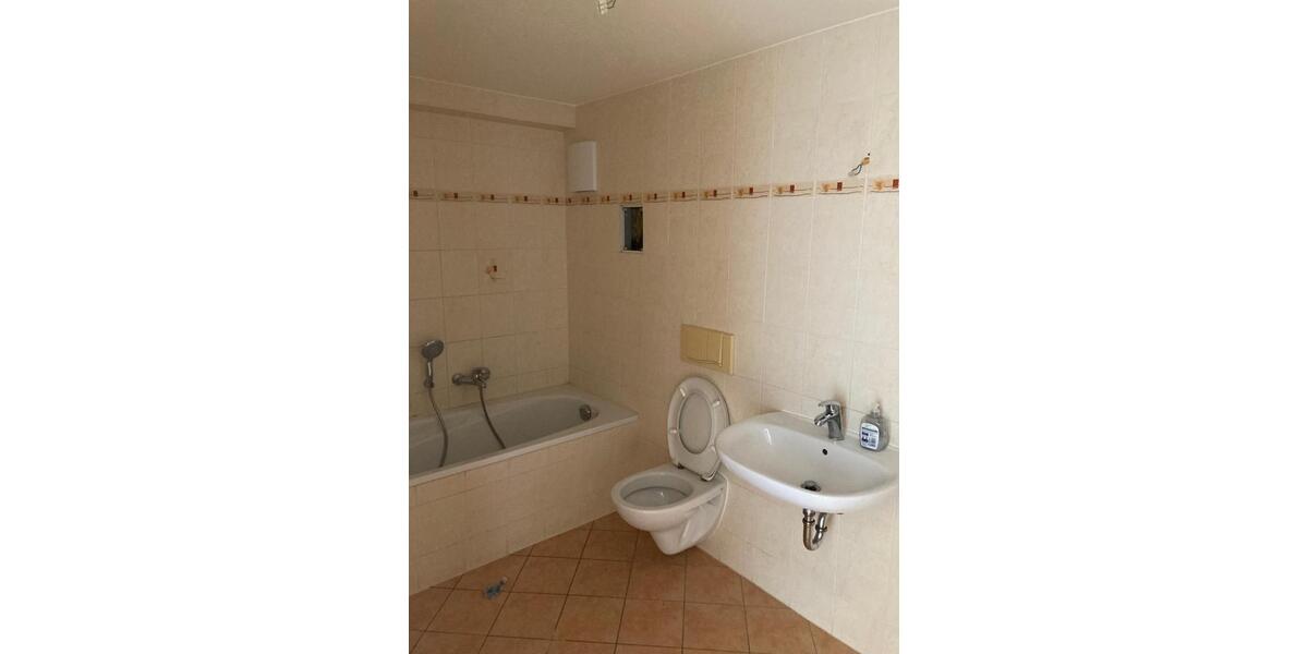 Dachgeschoßwohnung Greiz - 2 Zimmer, 43 m&sup2;, 243&euro; | Angebot:26436910