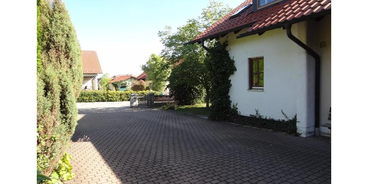 Erdgeschoßwohnung Fensterbach - 3 Zimmer, 112 m&sup2;, 850&euro; | Angebot:26537127