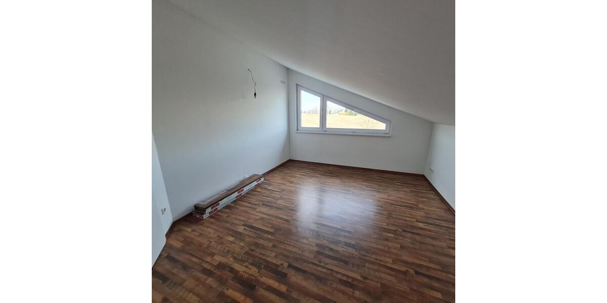 Dachgeschoßwohnung Haselbachtal - 1 Zimmer, 67 m&sup2;, 536&euro; | Angebot:25407275