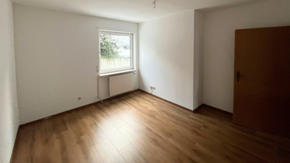 Exklusive 135 qm Wohnung mit Kamin, Einbauküche & Garage 4 zimmer