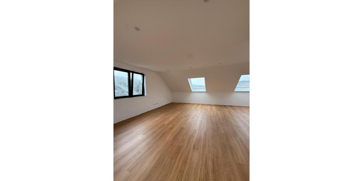 Dachgeschoßwohnung Saarbrücken Brebach-Fechingen - 2 Zimmer, 65 m&sup2;, 650&euro; | Angebot:25221728