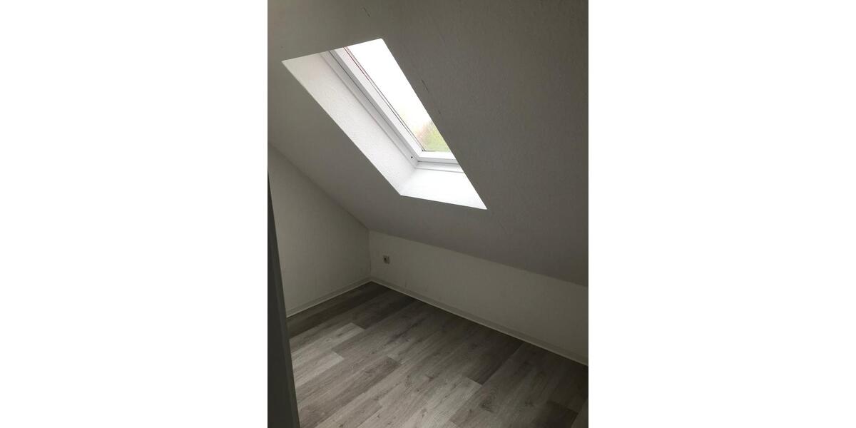 Dachgeschoßwohnung Burg - 3.5 Zimmer, 78 m&sup2;, 507&euro; | Angebot:26647186