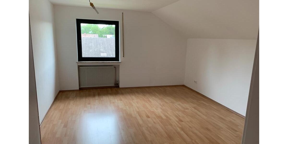 Dachgeschoßwohnung Reiskirchen - 3 Zimmer, 82 m&sup2;, 560&euro; | Angebot:25804446