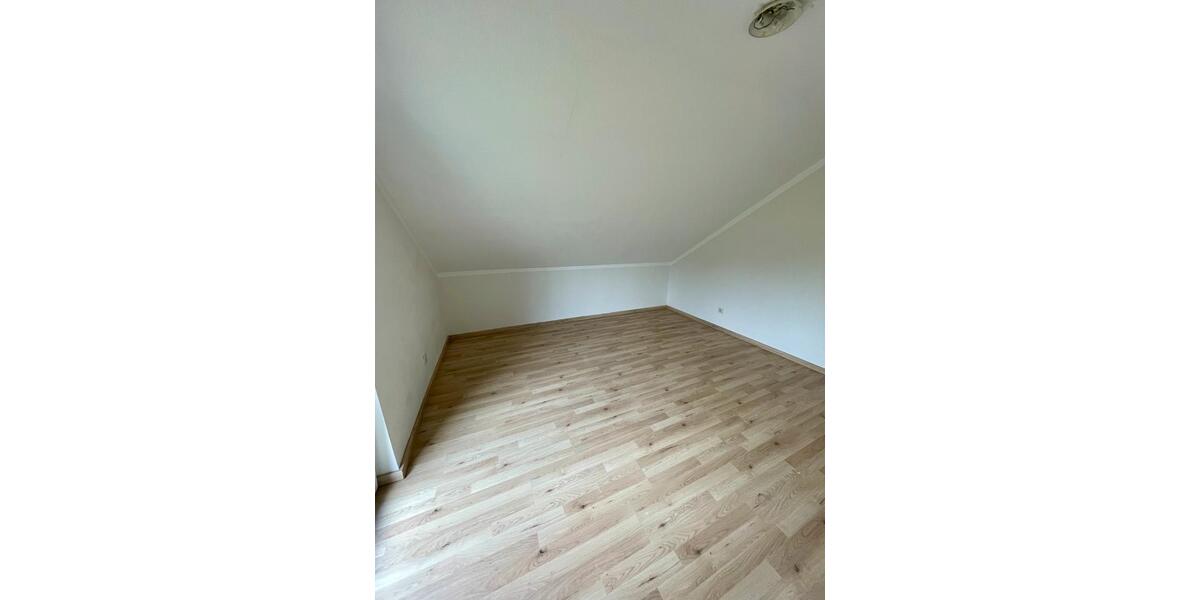 Dachgeschoßwohnung Leidersbach - 2 Zimmer, 60 m&sup2;, 600&euro; | Angebot:26527332