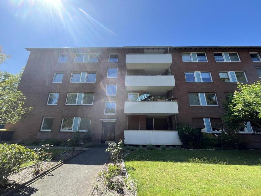 Helle, frisch renovierte 60 m² Wohnung am Park, Einzug ab 1. September