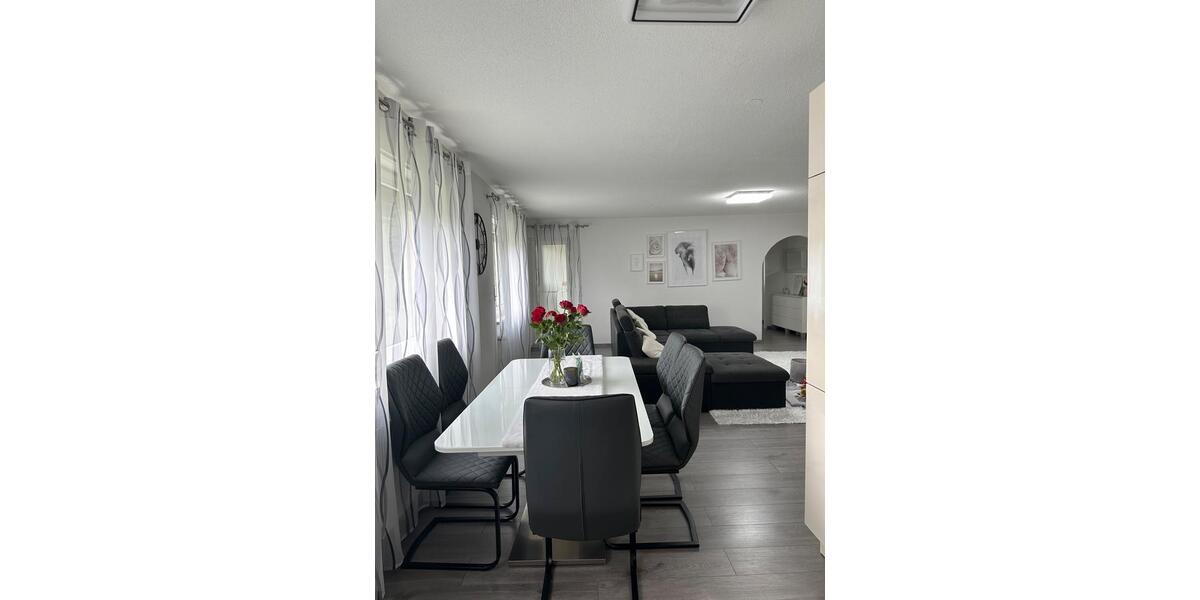 Etagenwohnung Bad Säckingen - 3 Zimmer, 85 m&sup2;, 1.250&euro; | Angebot:26535948