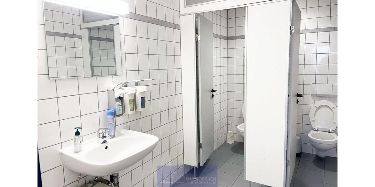 ERLANGEN WETTERKREUZ - BÜROS - TEEKÜCHE - PARKPLÄTZE - BAB 373ÖPNVAIRPORT zimmer